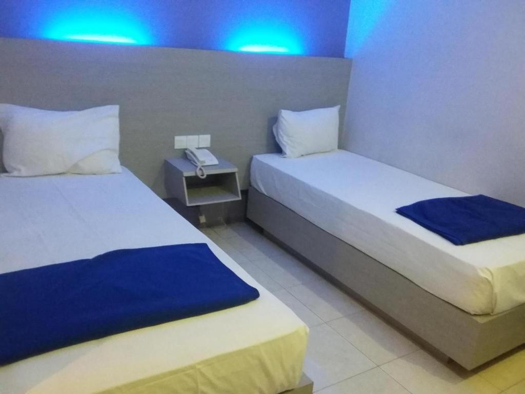 Kharisma Hotel Мадиун Екстериор снимка