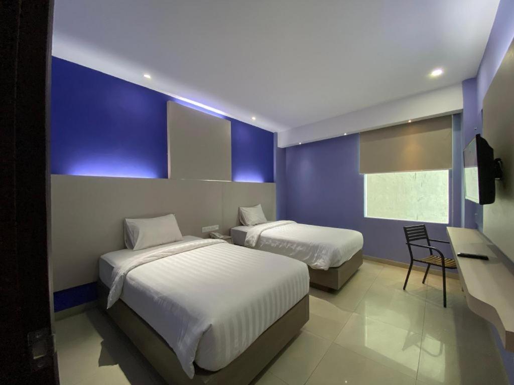 Kharisma Hotel Мадиун Екстериор снимка