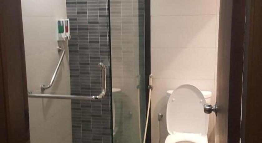 Kharisma Hotel Мадиун Екстериор снимка