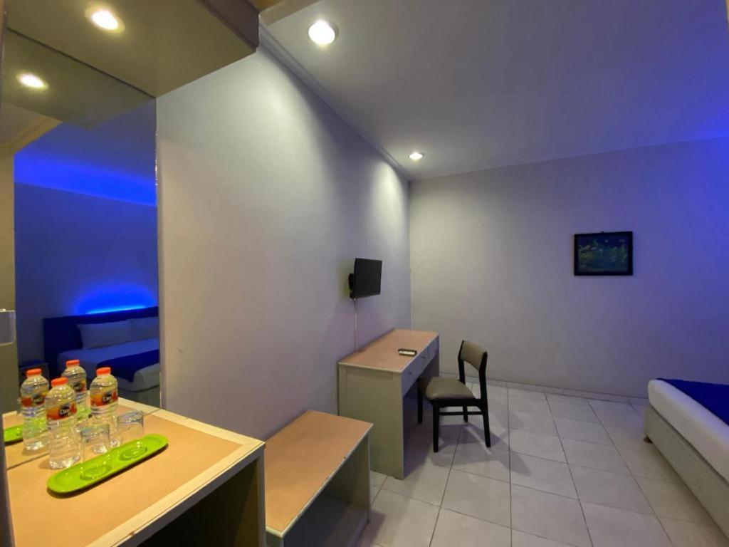 Kharisma Hotel Мадиун Екстериор снимка